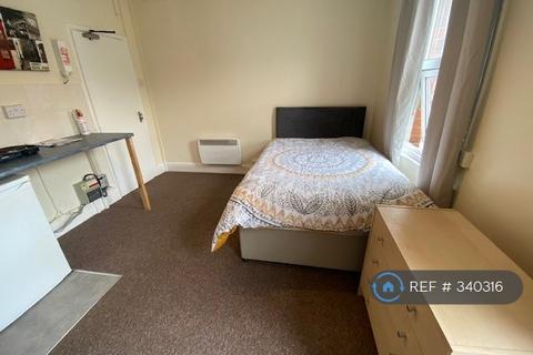 1 bedroom in a house share to rent, Bedford Road, Reading, RG1