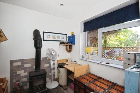 3 bedroom end of terrace house for sale, Home Farm Crescent, Whitnash, Leamington Spa