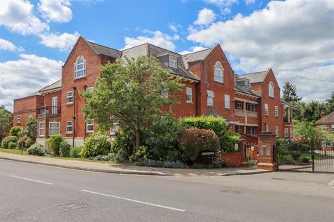 2 bedroom flat for sale, Potters Place, Horsham