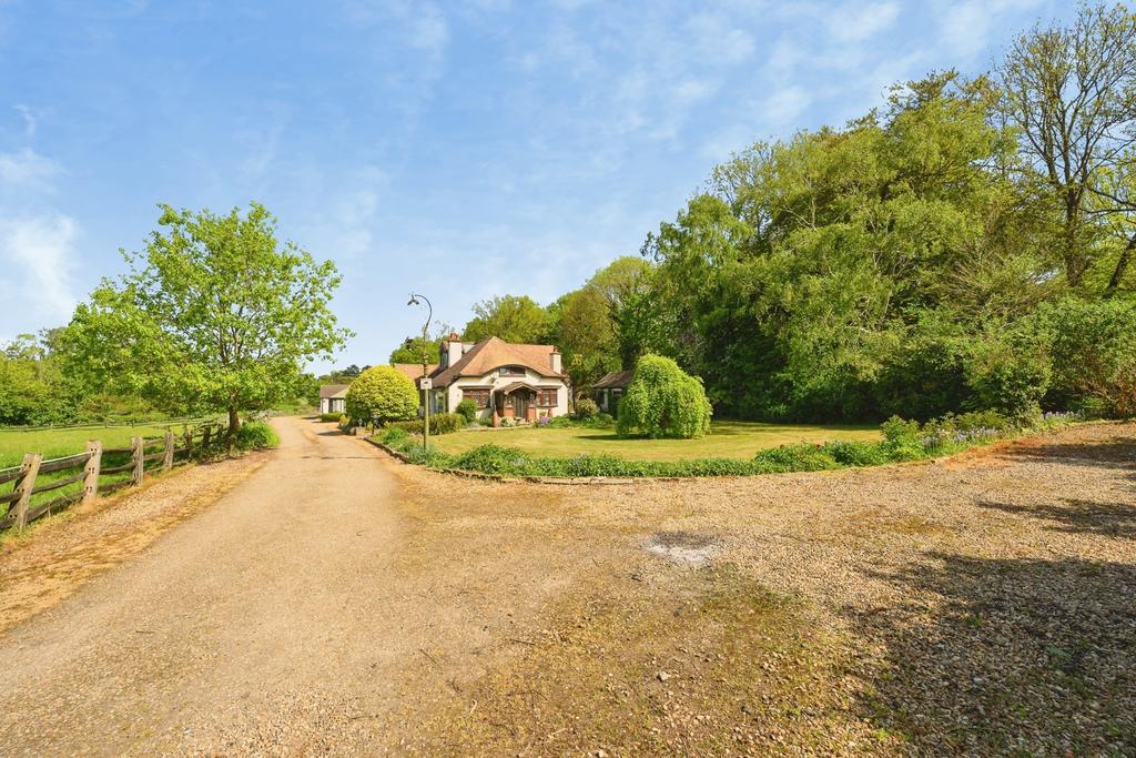 4 bedroom bungalow for sale