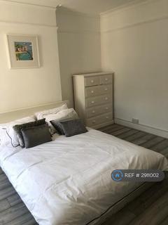 1 bedroom in a house share to rent, Dolphin Road, Slough, SL1