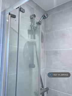 1 bedroom in a house share to rent, Dolphin Road, Slough, SL1