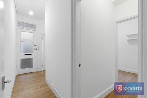 1 bedroom flat for sale, Sketty Road, Enfield, EN1