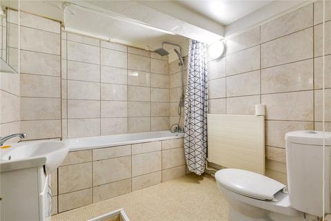 Studio to rent, Queens Gate, South Kensington, London