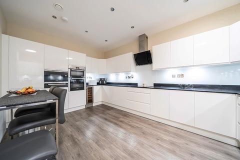 2 bedroom penthouse for sale, Main Street, Dickens Heath, Shirley, Solihull, B90