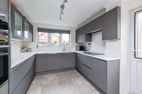 4 bedroom detached house for sale - View 4