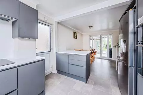 4 bedroom detached house for sale - View 5