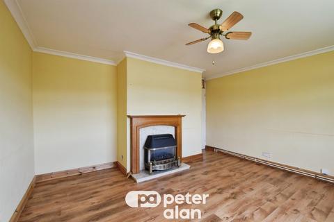2 bedroom flat for sale, Phillips Walk, Rhymney, Tredegar