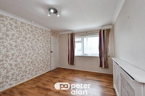 2 bedroom flat for sale, Phillips Walk, Rhymney, Tredegar