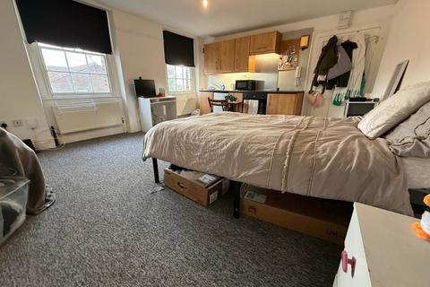 Studio to rent, The Halve, Trowbridge,