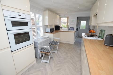 4 bedroom detached house for sale, 2 Grange Drive, Tattershall