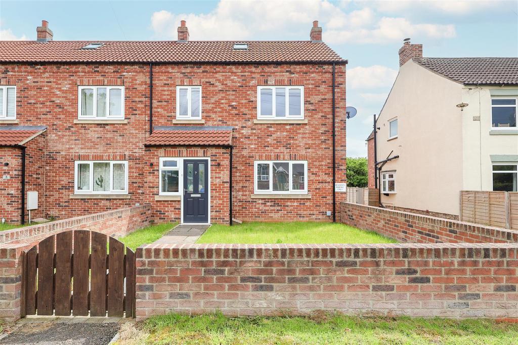 3 bedroom end of terrace house for sale
