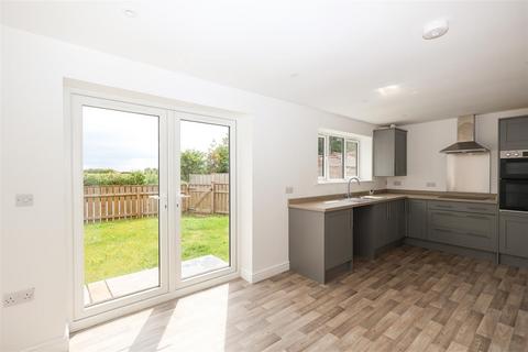 3 bedroom end of terrace house for sale, School Terrace, Carlton Miniott, Thirsk