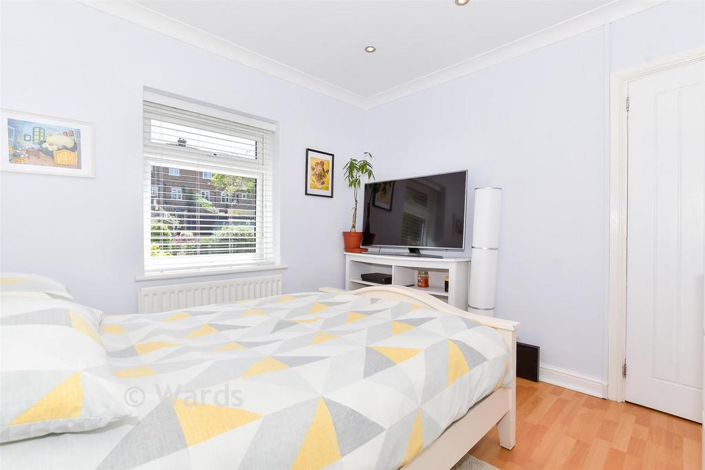 The Tideway, Rochester ME1 2 bed end of terrace house - £214,500