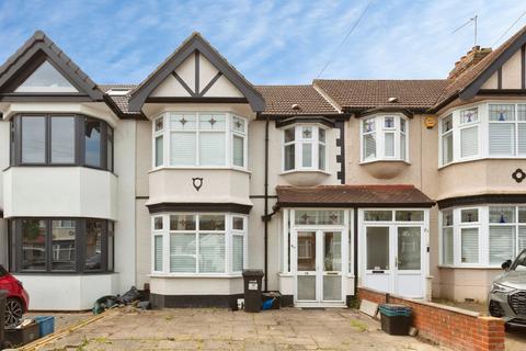 3 bedroom terraced house for sale, Queenborough Gardens, ILFORD, Essex, IG2