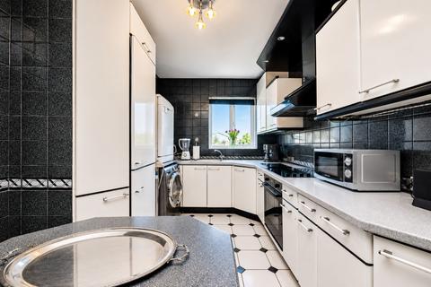 3 bedroom maisonette for sale, How Wood, Park Street, St. Albans