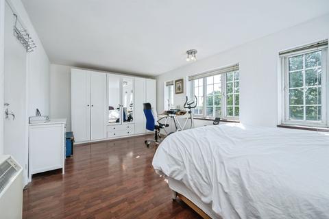 3 bedroom maisonette for sale, How Wood, Park Street, St. Albans