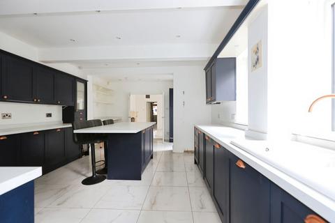 6 bedroom semi-detached house for sale, Copthorne Road, West Midlands WV3