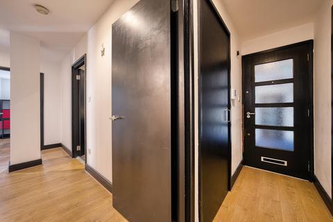 2 bedroom apartment to rent, Ingram Street, Merchant City, Glasgow City