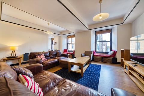 2 bedroom apartment to rent, Ingram Street, Merchant City, Glasgow City