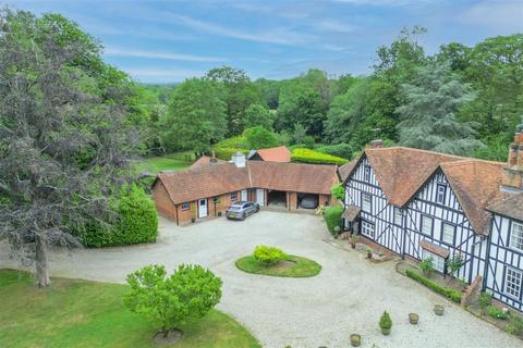 * SIGNATURE HOME * Ongar Road, Kelvedon Hatch, Brentwood