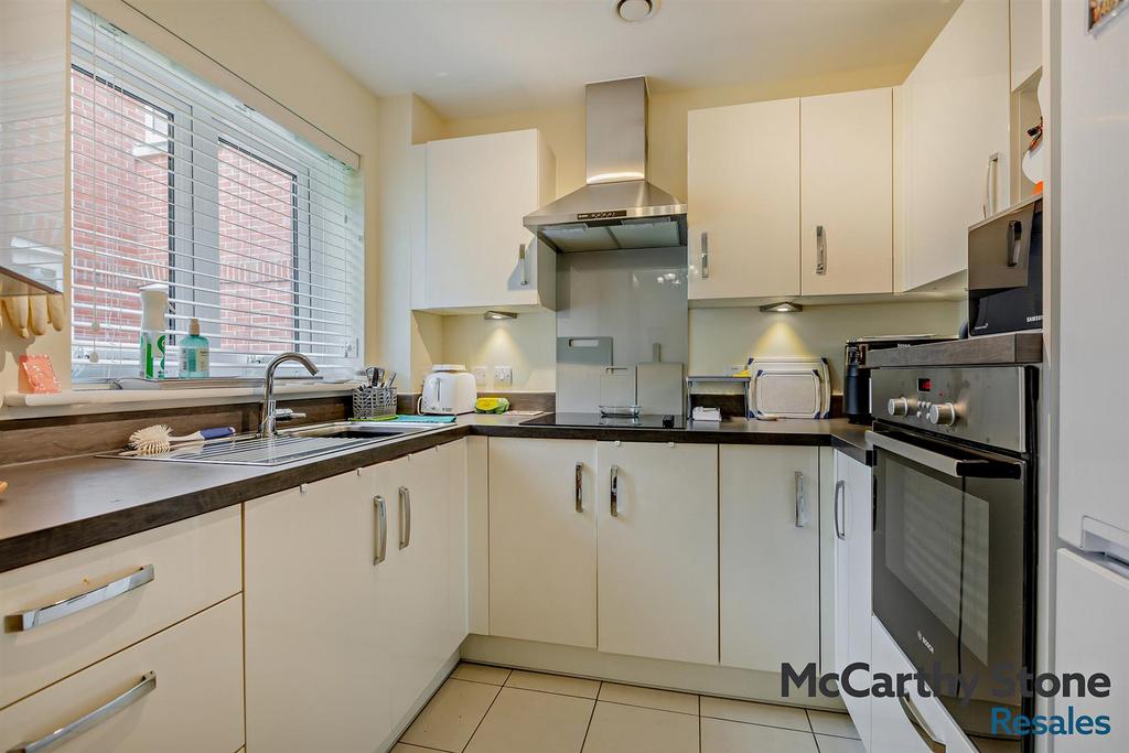 Kitchen: