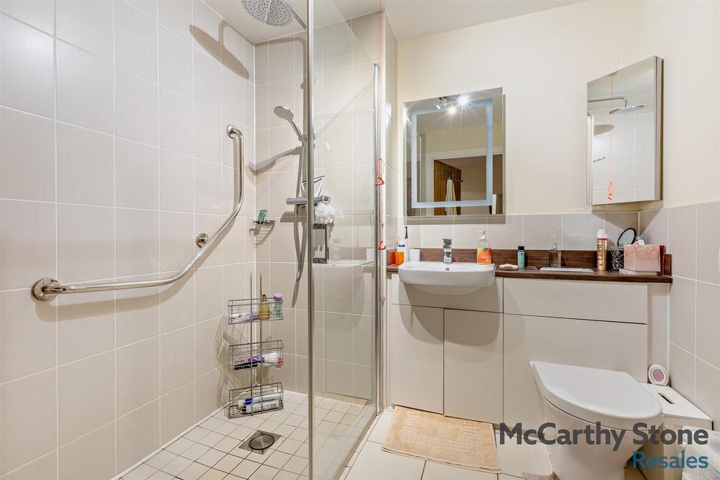 Shower Room: