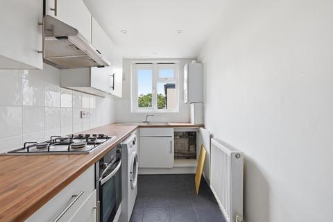 2 bedroom flat for sale, Egerton Court, Hainault Road, Leytonstone