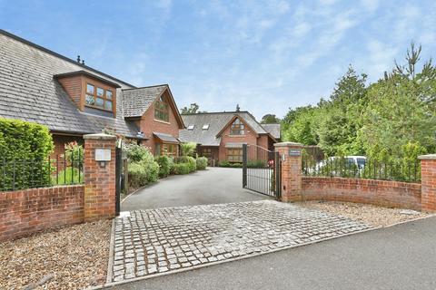 2 bedroom flat for sale, West Moors Road, Ferndown, Dorset, BH22