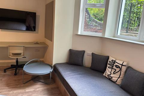 Studio to rent, Moorland Road, Leeds LS6