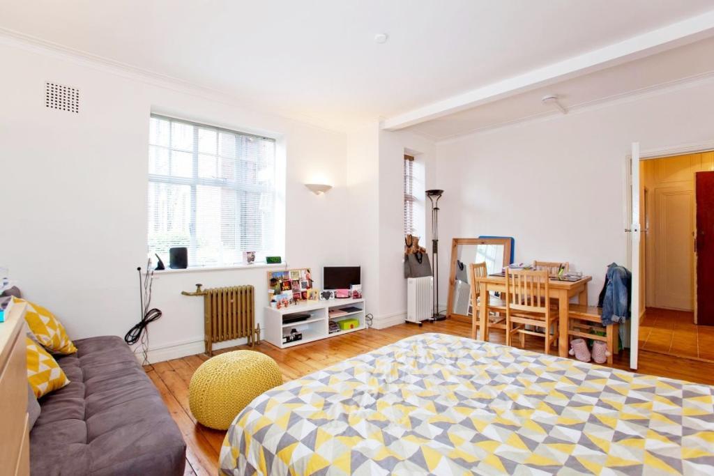 Studio for sale Belsize Grove, Belsize Park NW3