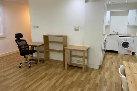 Studio to rent, Castle Street, Swansea SA1