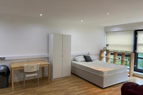 Studio to rent, Castle Street, Swansea SA1