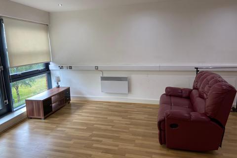 Studio to rent, Castle Street, Swansea SA1