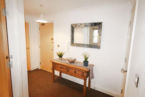2 bedroom flat to rent, St. Austins Lane, Bovey Court St. Austins Lane, WA1