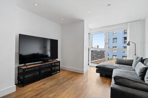 2 bedroom flat to rent, Queensland Road, London