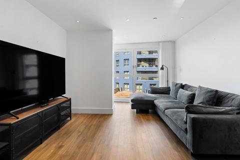 2 bedroom flat to rent, Queensland Road, London