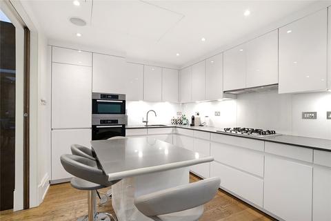 3 bedroom flat to rent, Green Street, London