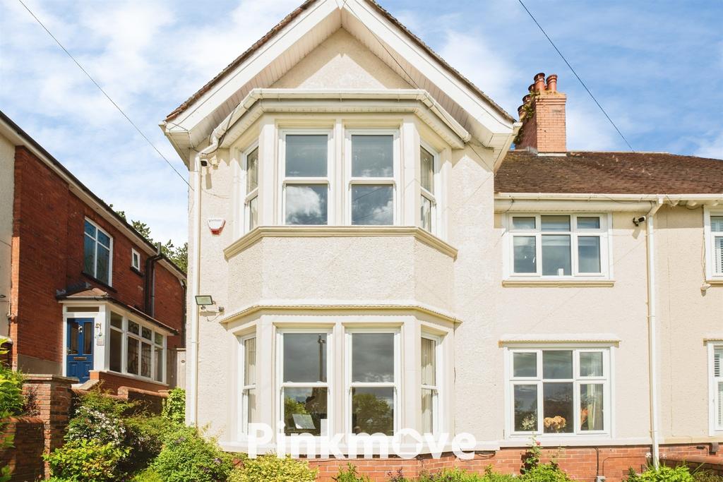 4 bedroom semi-detached house for sale