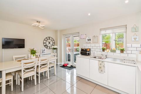 2 bedroom end of terrace house for sale, Owen Drive, Fair Oak, Eastleigh