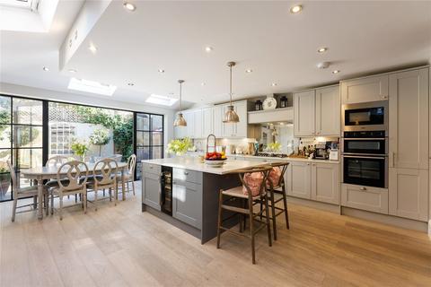 4 bedroom terraced house for sale, Foxmore Street, London, SW11