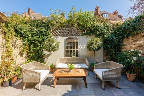 4 bedroom terraced house for sale, Foxmore Street, London, SW11