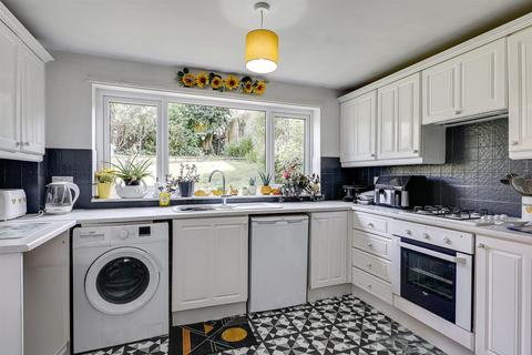 3 bedroom detached house for sale, Woodchurch View, Holmfirth HD9