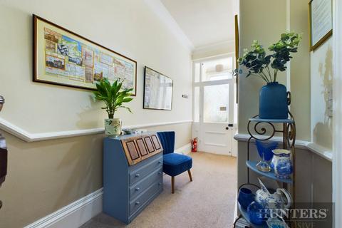 10 bedroom property for sale, West Street, Scarborough