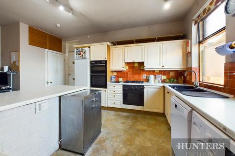 10 bedroom property for sale, West Street, Scarborough