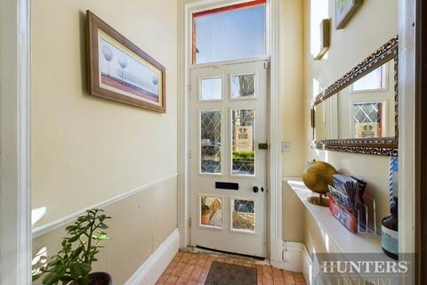 10 bedroom property for sale, West Street, Scarborough