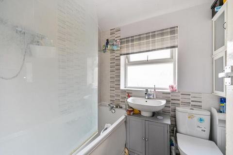 2 bedroom terraced house to rent, Slough SL3