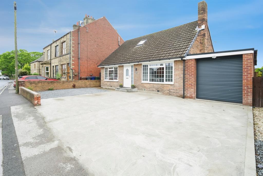 3 bedroom detached bungalow for sale