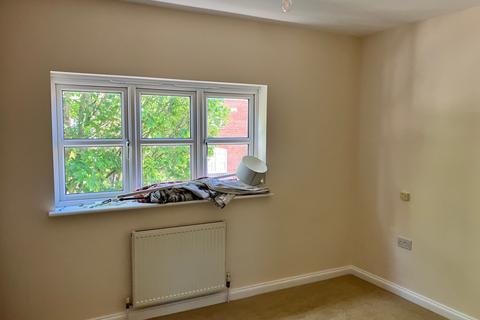 3 bedroom house to rent, Hallam Fields Road, Birstall LE4