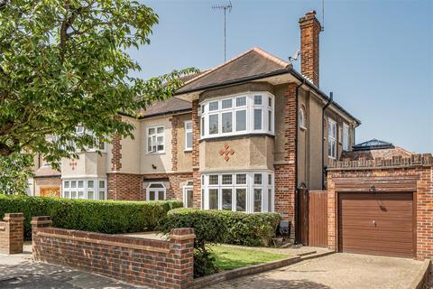 Hasluck Gardens, New Barnet